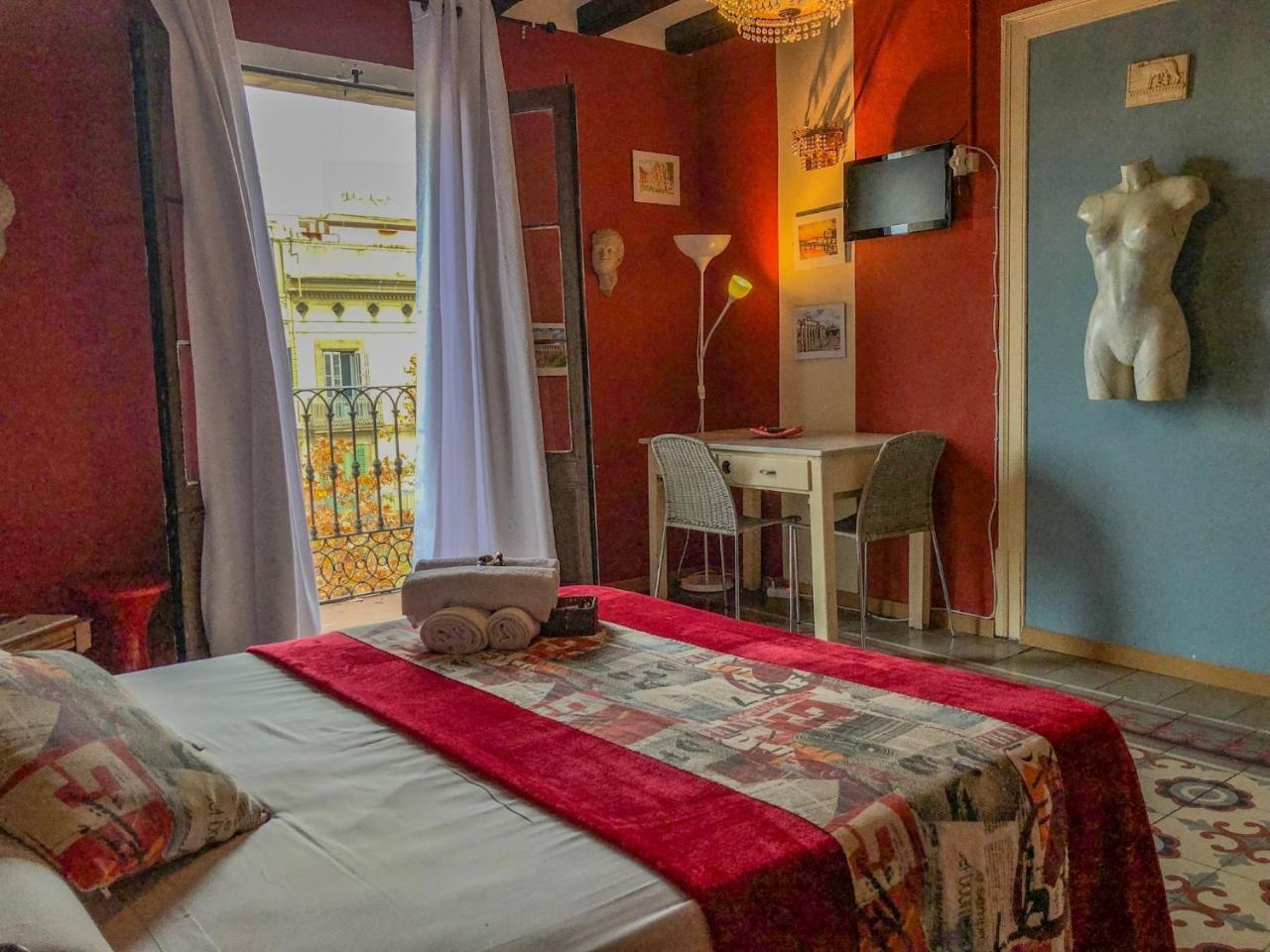 La Isla Hostal Барселона Экстерьер фото