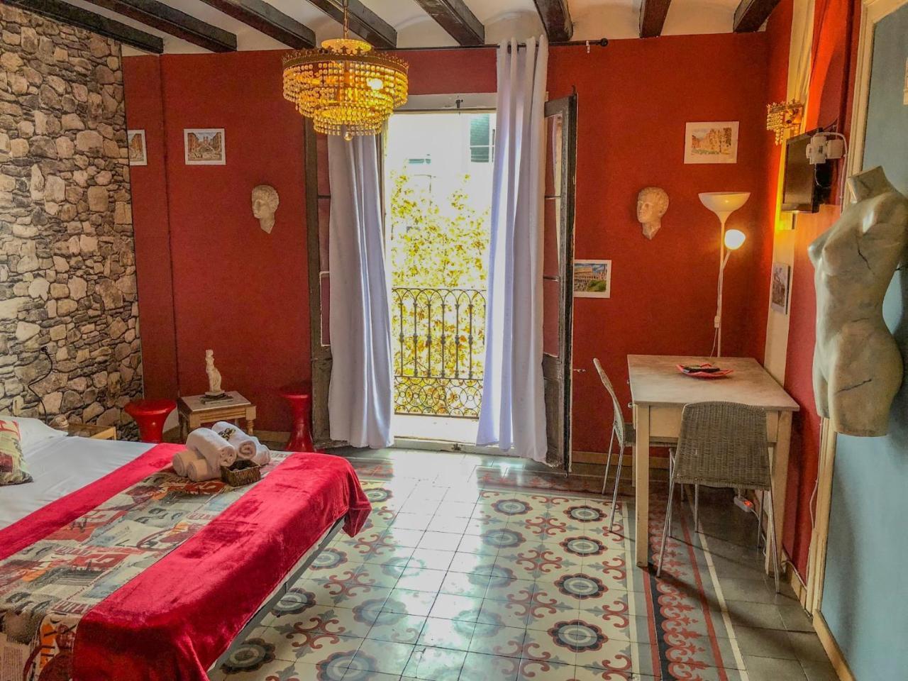 La Isla Hostal Барселона Экстерьер фото