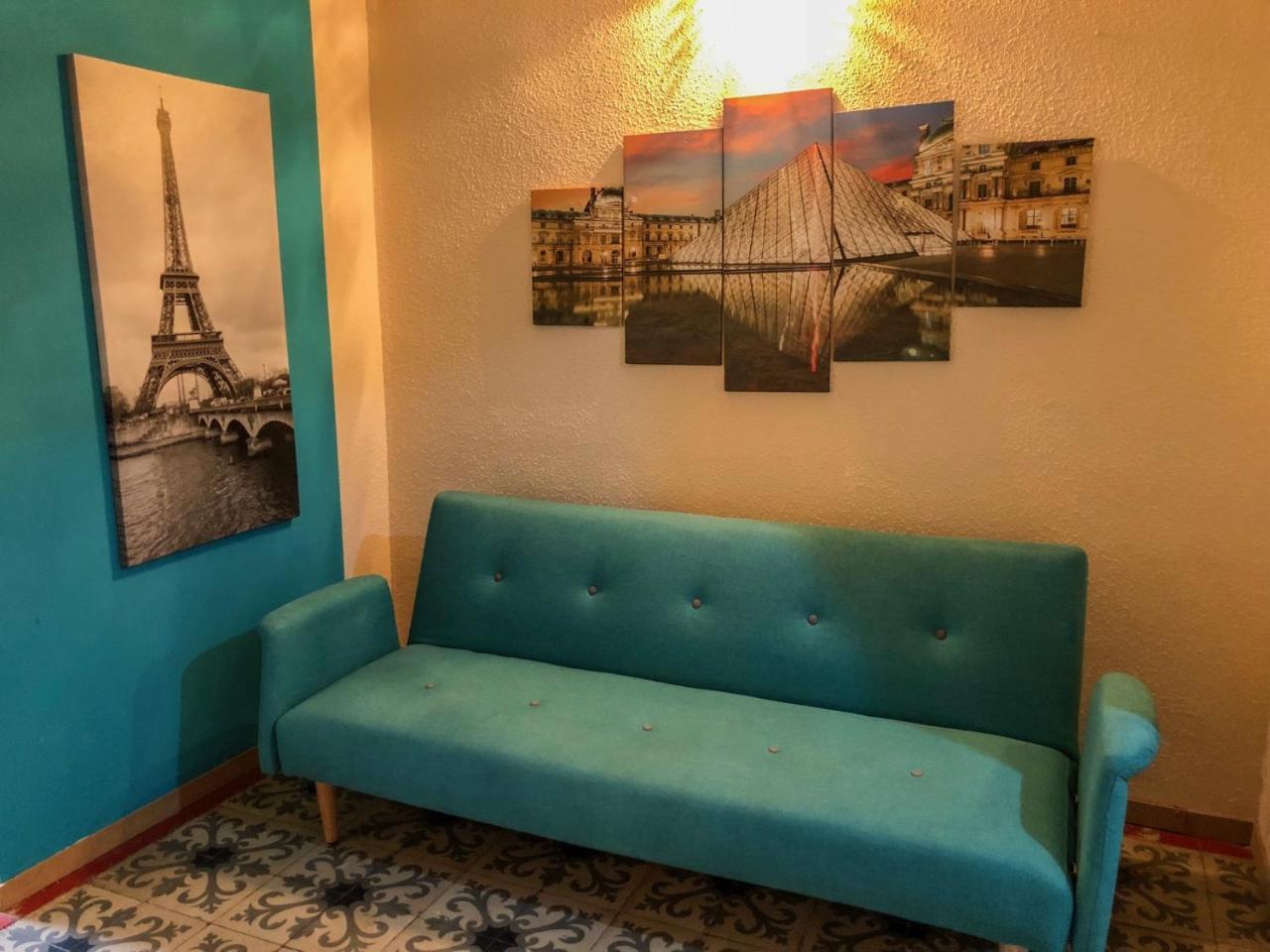 La Isla Hostal Барселона Экстерьер фото